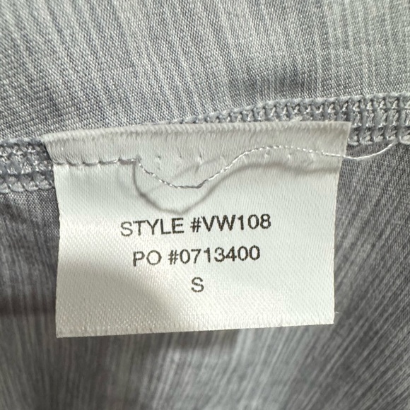 Vuori Lux Racerback Tank in Light Heather Grey Sz S - Picture 6 of 6